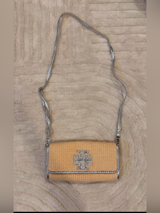 Tory Burch Handbags - Tory Burch Straw and Silver Clutch Crossbody bag